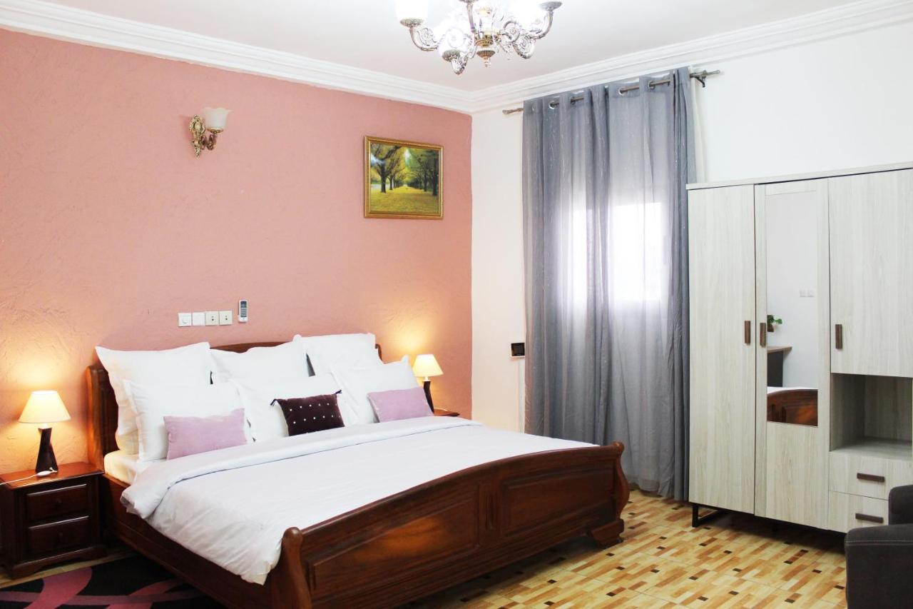 Complexe Hotelier Olympe Korhogo Exteriör bild